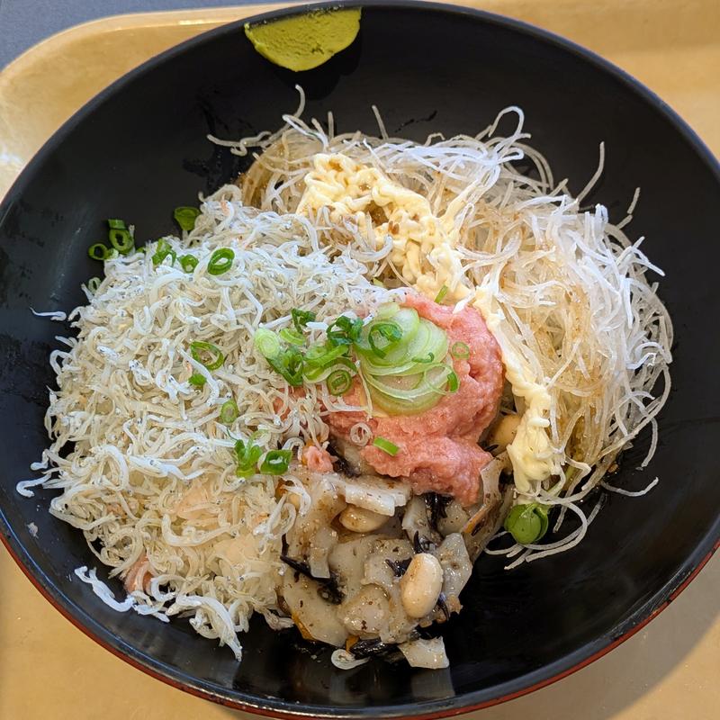 しらすとネギトロの二色丼(Eat it! 東京ビッグサイト店)