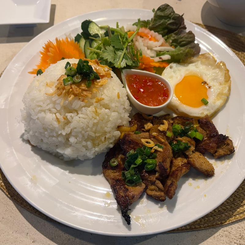 (フォーと生春巻きのお店 amio.)