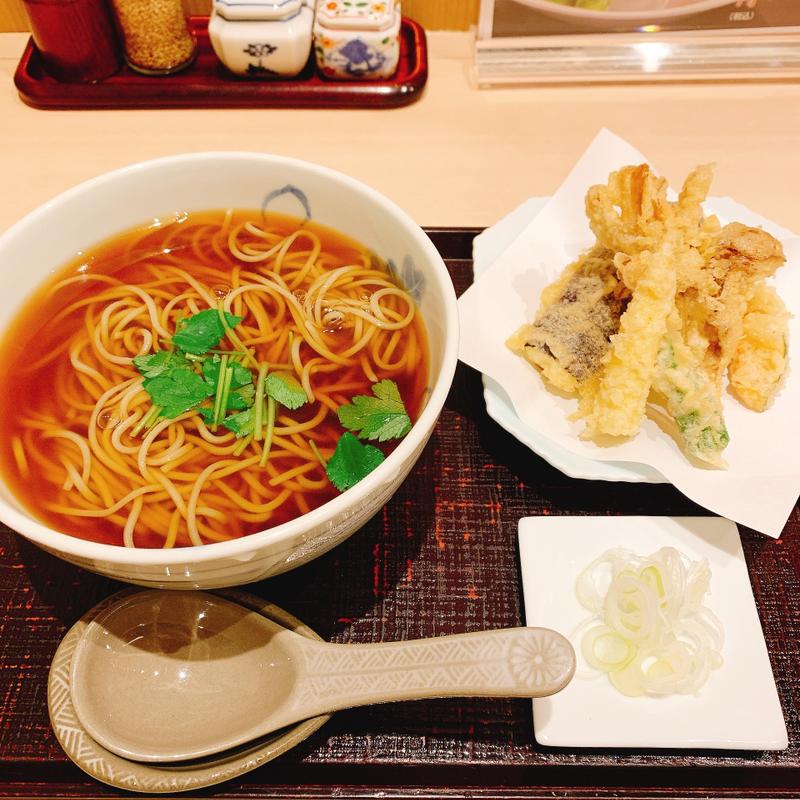 野菜天麩羅蕎麦(長岡小嶋屋 CoCoLo新潟店)