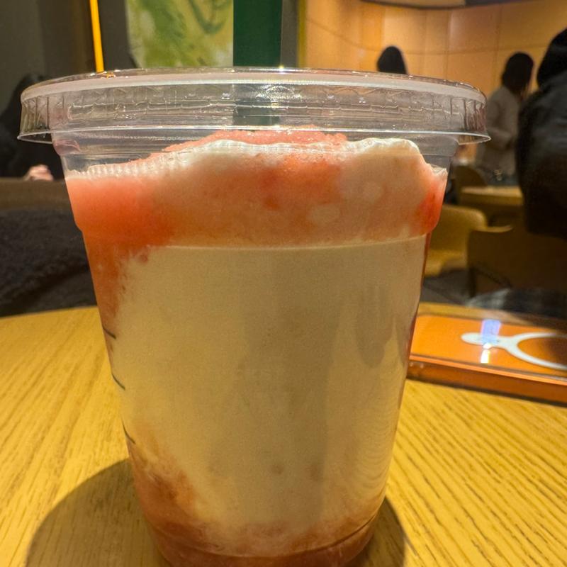 Tall ストロベリー&パッションティーフラペチーノ®(スターバックス コーヒー 阪急うめだ本店9階店)