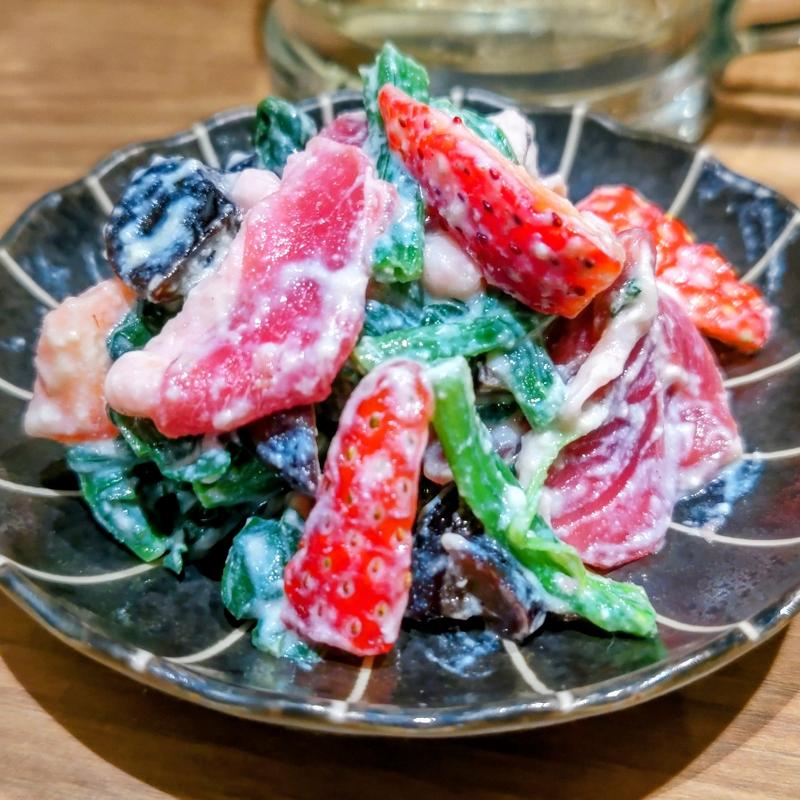 苺と合鴨生ハムの白和え(焼鳥 ハレツバメ 横浜鶴屋町店)