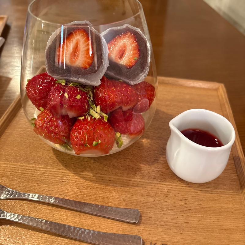 いちごパフェ(二軒茶屋)