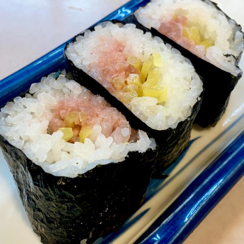 とろたく巻(大興寿司 本店)