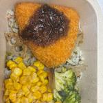 あえて、生姜香る鶏そぼろ、きのこと根菜のまぜご飯