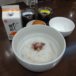 鶏スープで炊いた 小ライスで食べる たまごかけご飯（TKG）