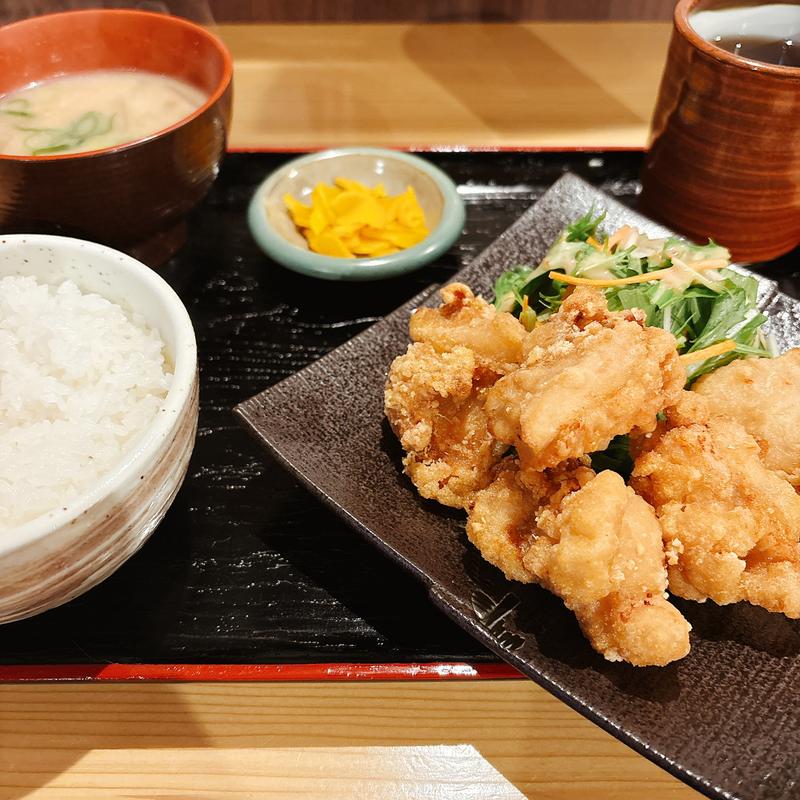 若鶏の唐揚げ定食(海鮮居酒屋 海幸丸 百番 梅田茶屋町店)
