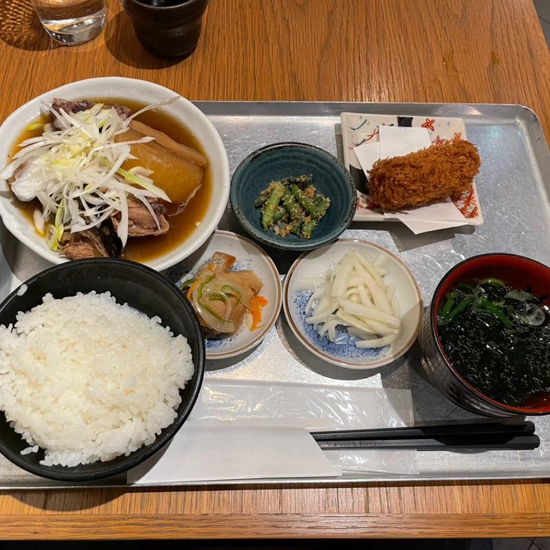 あら煮大根定食（魚金30周年記念1000円ランチ）(ワンコイン割烹 川崎魚金)
