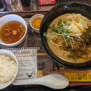 SPICY汁なし担々麺 魯珈プレート 大盛
