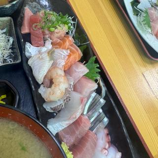 刺し身13種類(刺し身DX定食)(和処魚笑〜ととえ〜)