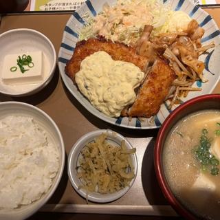 南蛮としょうが焼のコンビ定食　豚汁変更(やよい軒 桜木店 )