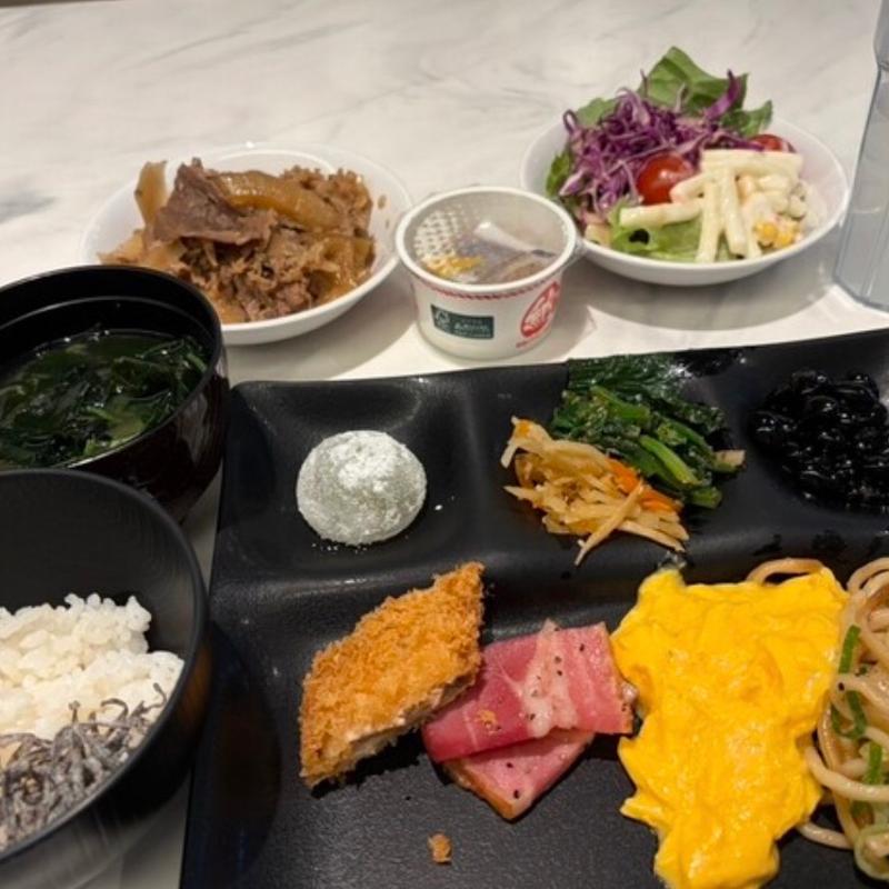 朝食ビュッフェ(牛飯五帖)