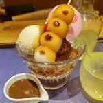 焼きみたらしとほうじ茶のクリームあんみつ