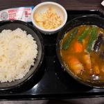 厚切りベーコンとスモークチーズのスープカレー