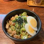 ヘタレ丼(博多とんこつ 天神旗)