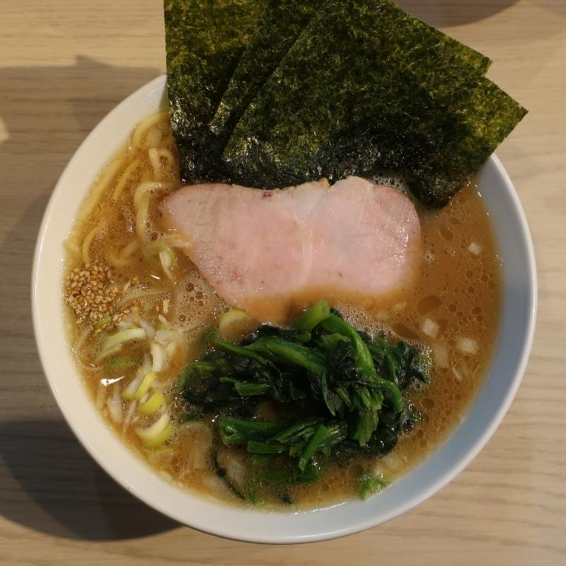 ラーメン(新家系ラーメン 気骨家)