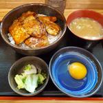 豚丼ご飯大盛り＋生卵