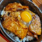 豚丼ご飯大盛り＋生卵
