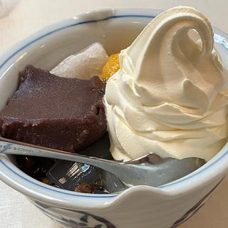 クリームあんみつ