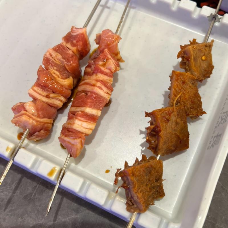 豚バラ串　センマイ串(羊炭長)