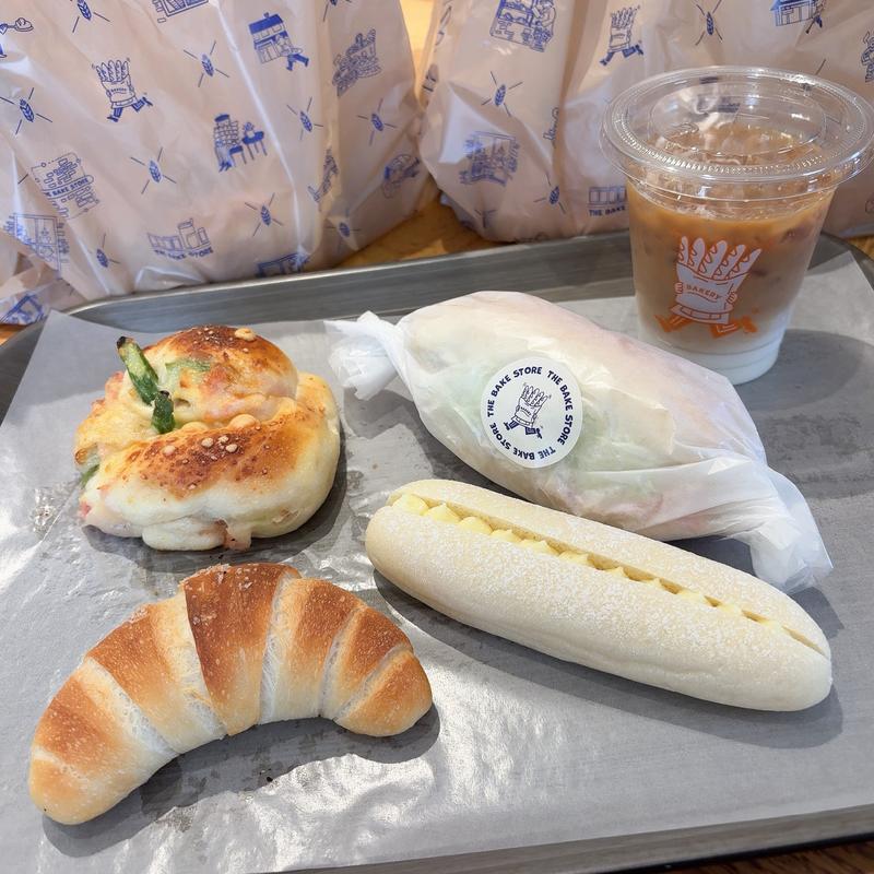パン4種類(THE BAKE STORE)