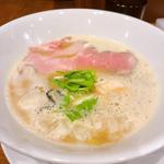 鶏白湯牡蠣ラーメン