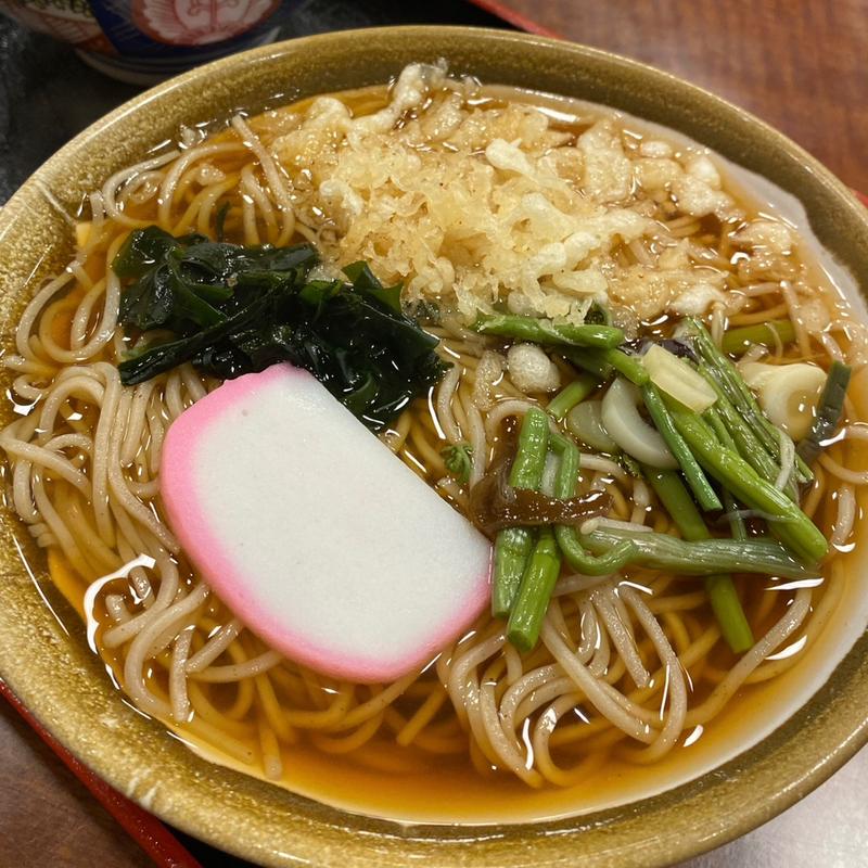 海鮮丼セット（温かいたぬきそば）(そば処山よし)