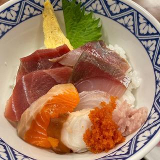 海鮮丼セット（温かいたぬきそば）(そば処山よし)