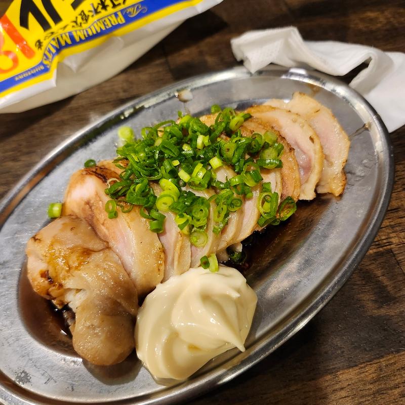 炙り鶏叉焼(国際通り応援団 大分からあげと鉄板焼 勝男)