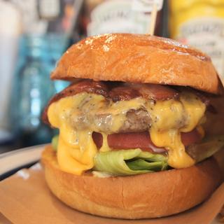 八幡平ベーコンチーズバーガー