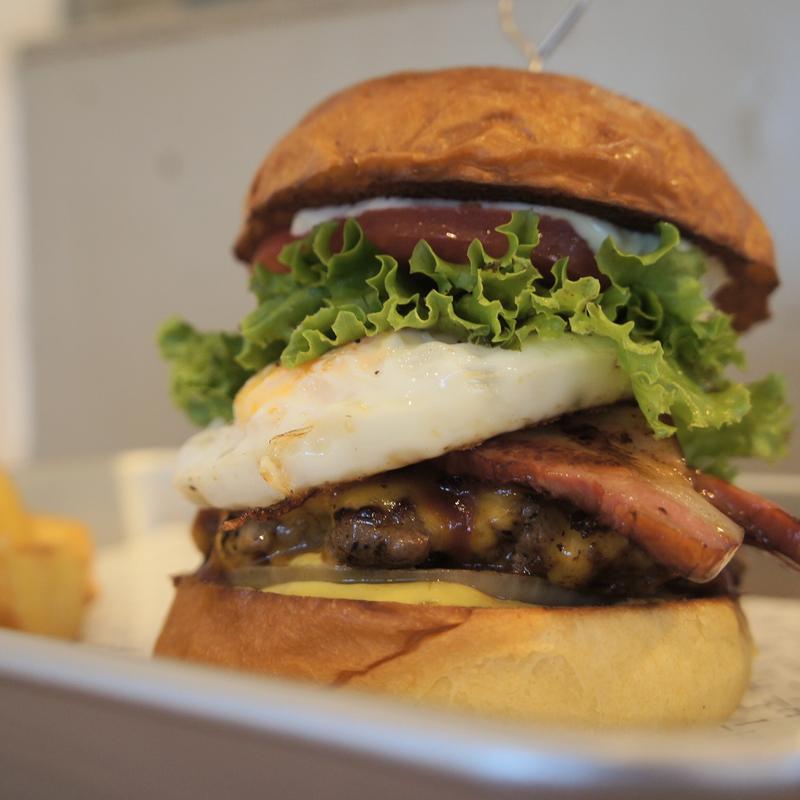 ベーコンエッグチーズバーガー(1/3 HAMBURGER FACTORY 金沢本店)