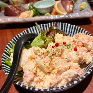 ソーセージと玉子のポテトサラダ(藁焼き小屋 た藁や 茨木店)