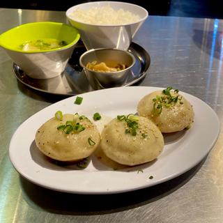 肉汁焼小籠包 ワンコインランチ(本格点心と台湾料理のダパイダン105 なんばこめじるし店)