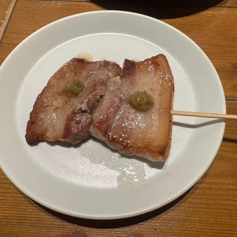 厚切り神戸ポークの串焼 柚子胡椒のせ(open air 神戸元町店)