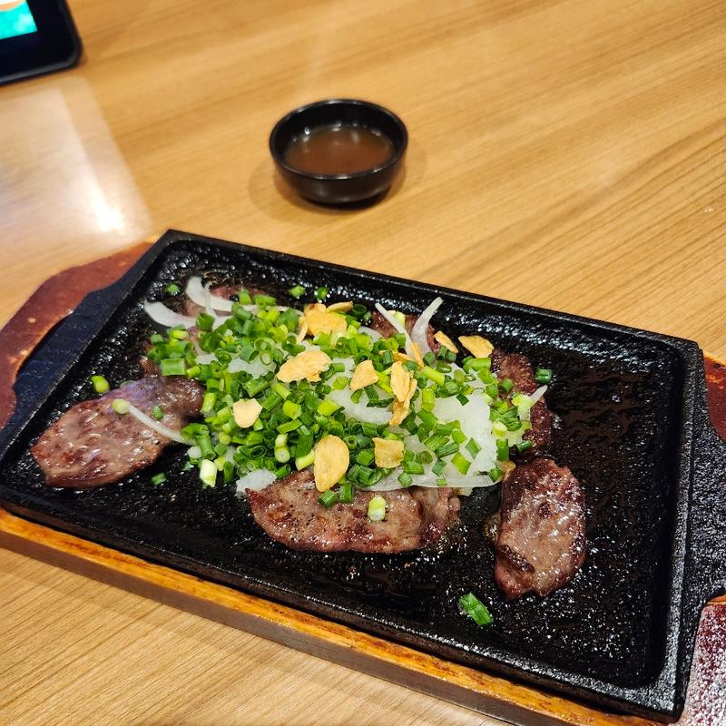 牛ハラミのカットステーキ(ミライザカ 久茂地 国際通り店)