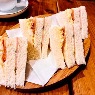 喫茶店のミックスサンド