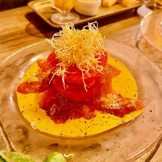 鮪とトマトのカルパチョ