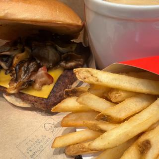 リッチ”マッシュルームメルト ベーコネーター